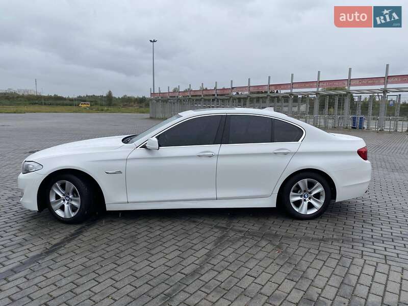 Седан BMW 5 Series 2013 в Львове