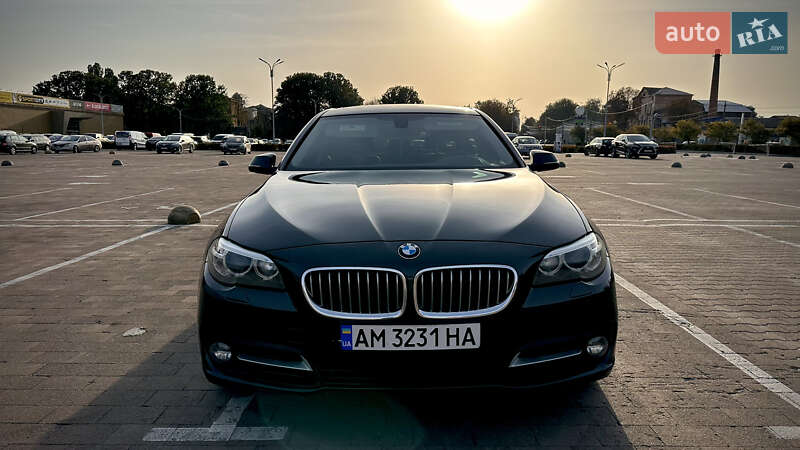 Седан BMW 5 Series 2015 в Житомире