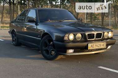 Седан BMW 5 Series 1994 в Днепре