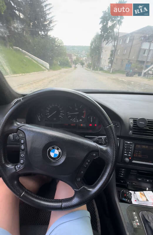 Седан BMW 5 Series 2001 в Балте