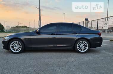 Седан BMW 5 Series 2013 в Львове