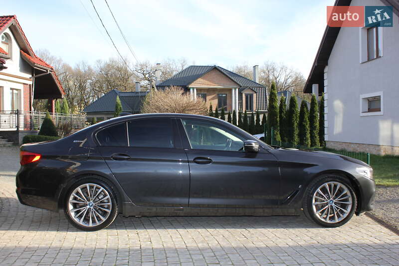 Седан BMW 5 Series 2019 в Львове