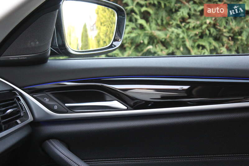 Седан BMW 5 Series 2019 в Львове