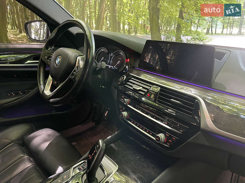 Седан BMW 5 Series 2017 в Львове