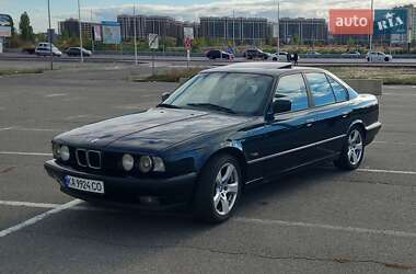 Седан BMW 5 Series 1989 в Киеве