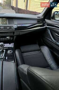 Седан BMW 5 Series 2012 в 