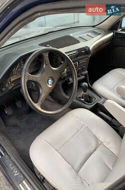 Седан BMW 5 Series 1988 в Запорожье