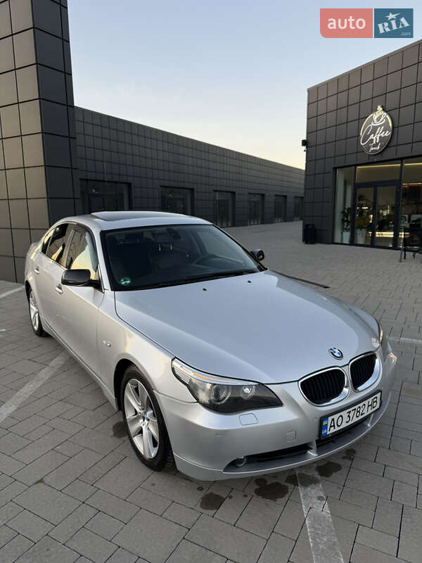 Седан BMW 5 Series 2005 в Тячеві