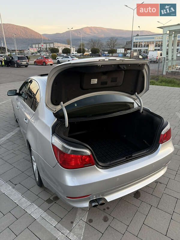 Седан BMW 5 Series 2005 в Тячеві