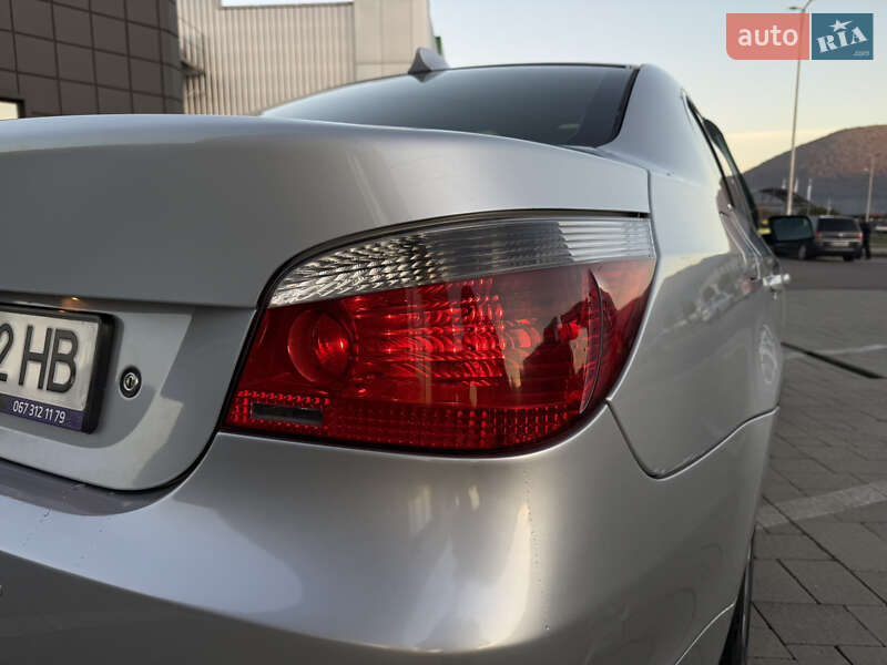 Седан BMW 5 Series 2005 в Тячеві