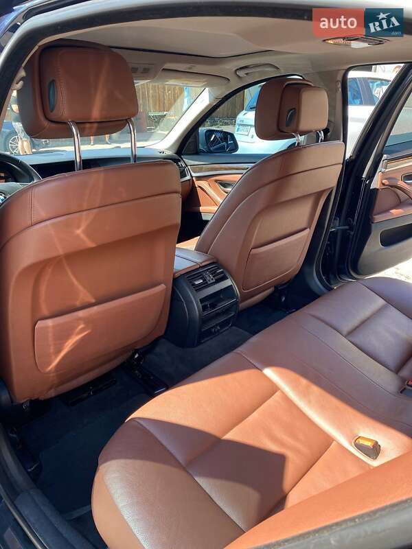 Седан BMW 5 Series 2012 в Рівному