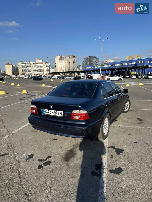 Седан BMW 5 Series 2001 в Киеве