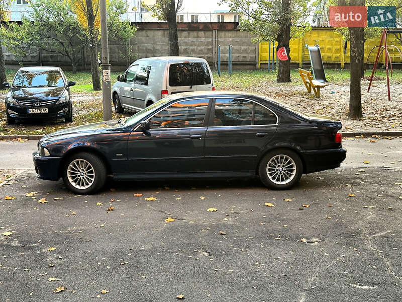 Седан BMW 5 Series 2001 в Киеве