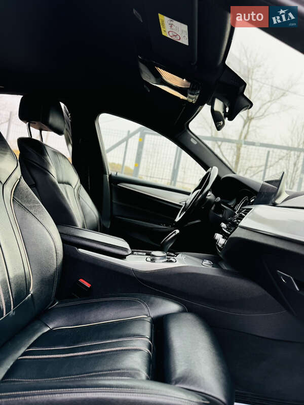 Седан BMW 5 Series 2018 в Іршаві