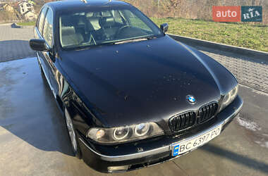 Седан BMW 5 Series 2000 в Львові