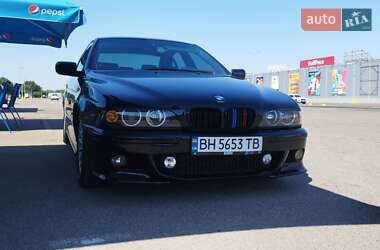 Седан BMW 5 Series 2000 в Южному