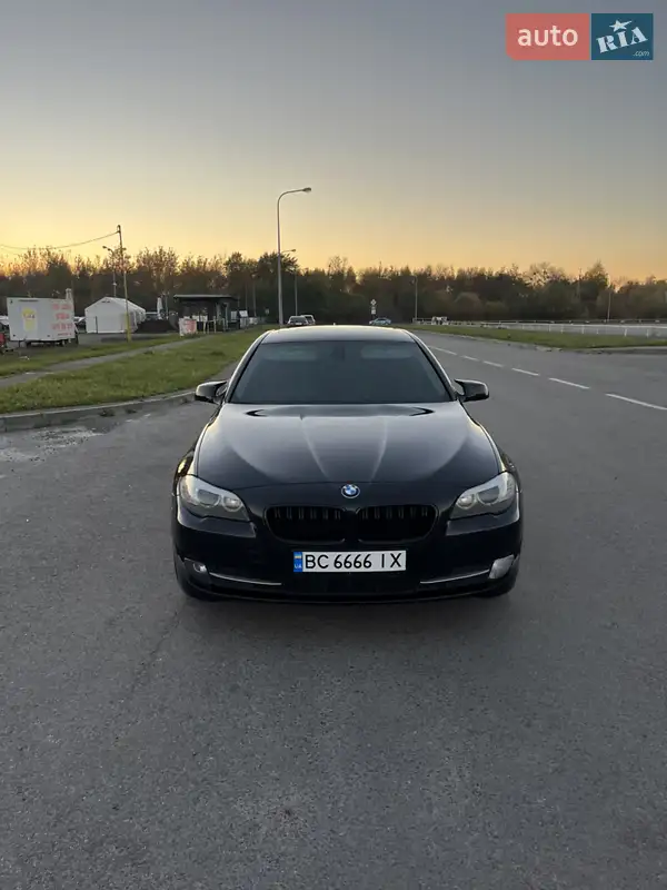 Седан BMW 5 Series 2011 в 