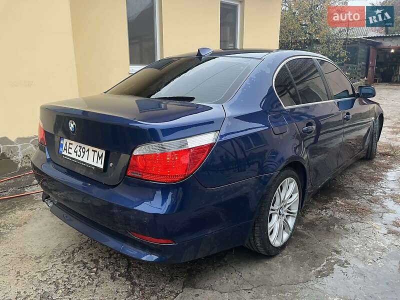Седан BMW 5 Series 2004 в Дніпрі