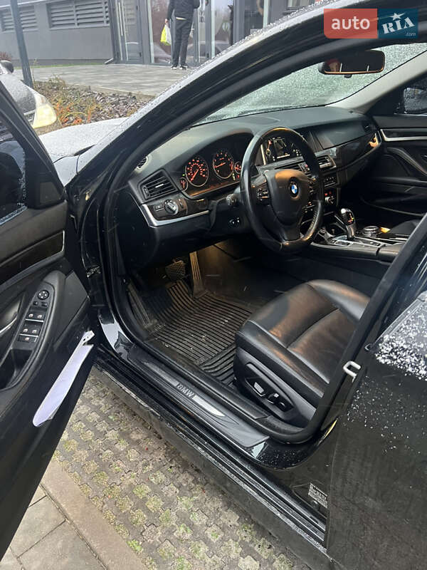 Седан BMW 5 Series 2015 в Львові