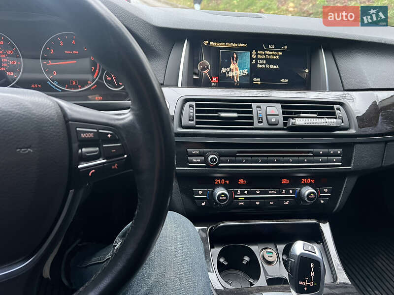 Седан BMW 5 Series 2015 в Львові