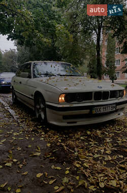 Седан BMW 5 Series 1988 в Тернополе