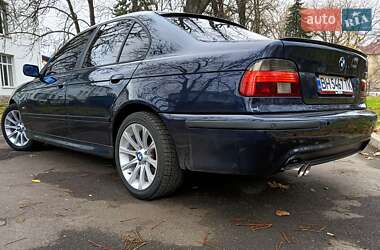 Седан BMW 5 Series 2001 в Раздельной