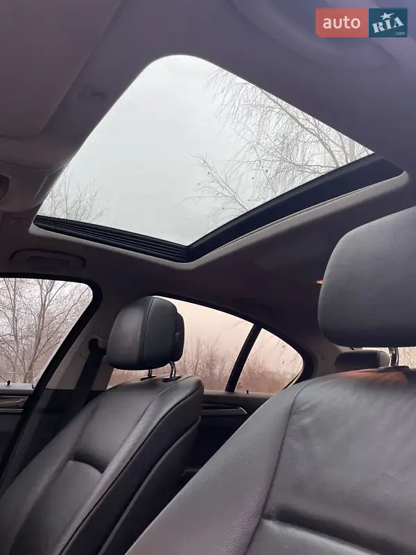 Седан BMW 5 Series 2011 в 