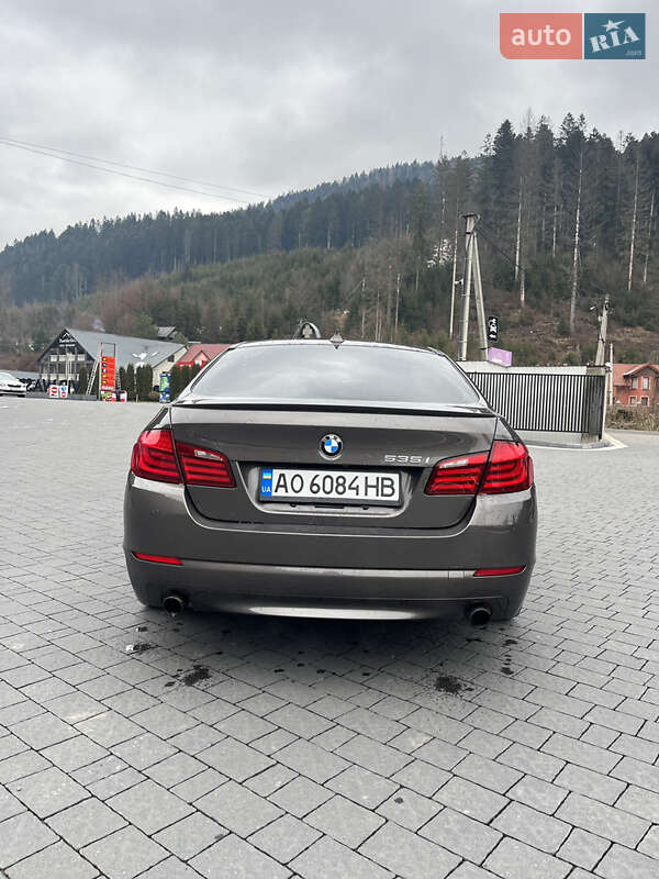 Седан BMW 5 Series 2013 в Міжгір'ї