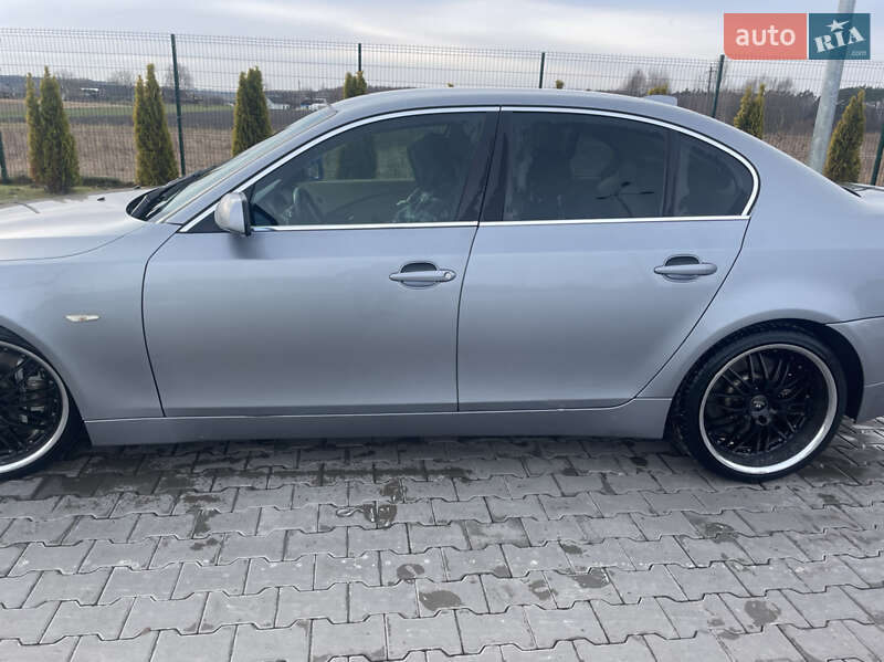 Седан BMW 5 Series 2004 в Любешове