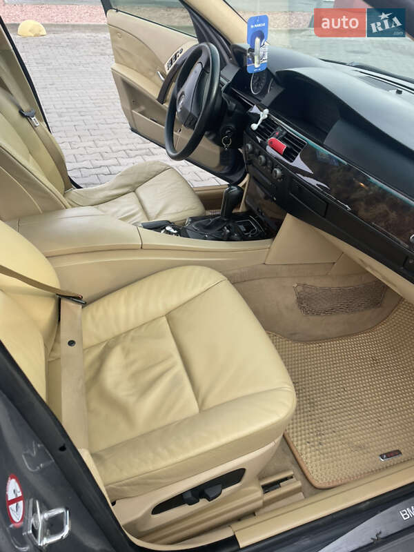 Седан BMW 5 Series 2004 в Любешове