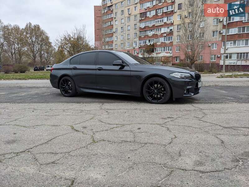 Седан BMW 5 Series 2013 в Запоріжжі