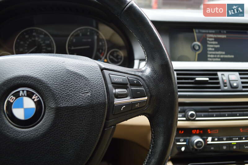 Седан BMW 5 Series 2011 в Львові