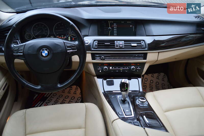 Седан BMW 5 Series 2011 в Львові