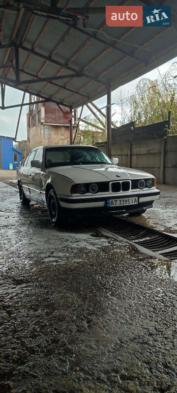 Седан BMW 5 Series 1989 в Ивано-Франковске