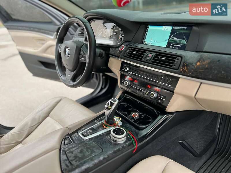 Седан BMW 5 Series 2012 в Львове