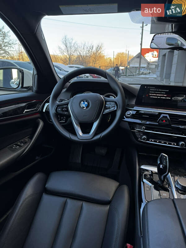 Седан BMW 5 Series 2017 в Львове