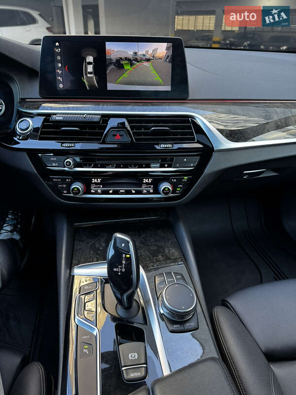Седан BMW 5 Series 2017 в Львове