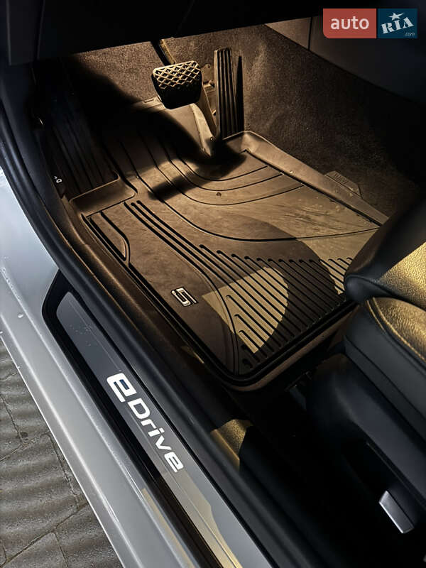 Седан BMW 5 Series 2017 в Львове