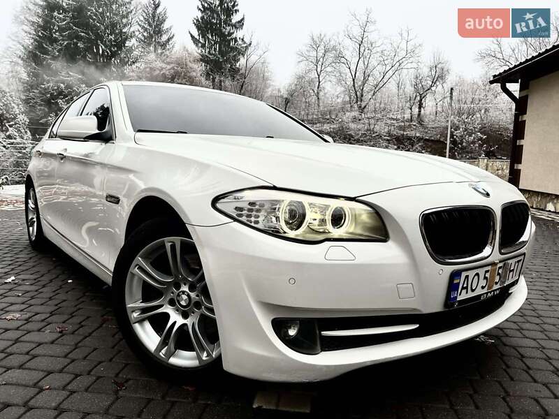 Седан BMW 5 Series 2012 в Тячеве