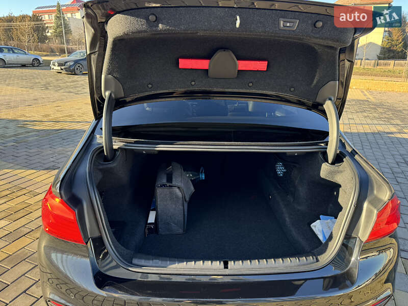 Седан BMW 5 Series 2019 в Черновцах