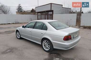 Седан BMW 5 Series 2000 в Рокитном