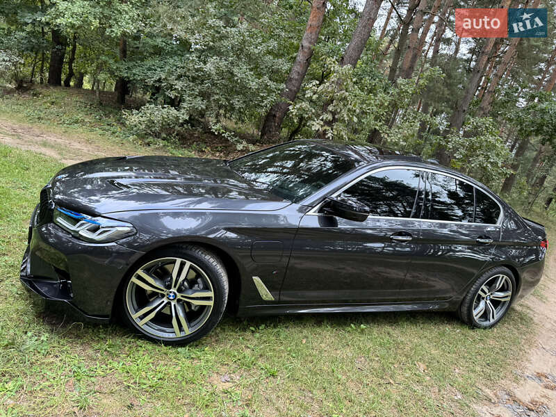 Седан BMW 5 Series 2018 в Львове