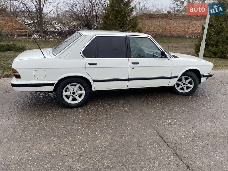 Седан BMW 5 Series 1984 в Знам'янці