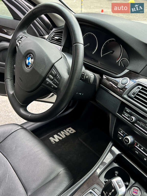Седан BMW 5 Series 2013 в Львове