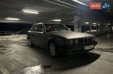 Седан BMW 5 Series 1989 в Львові