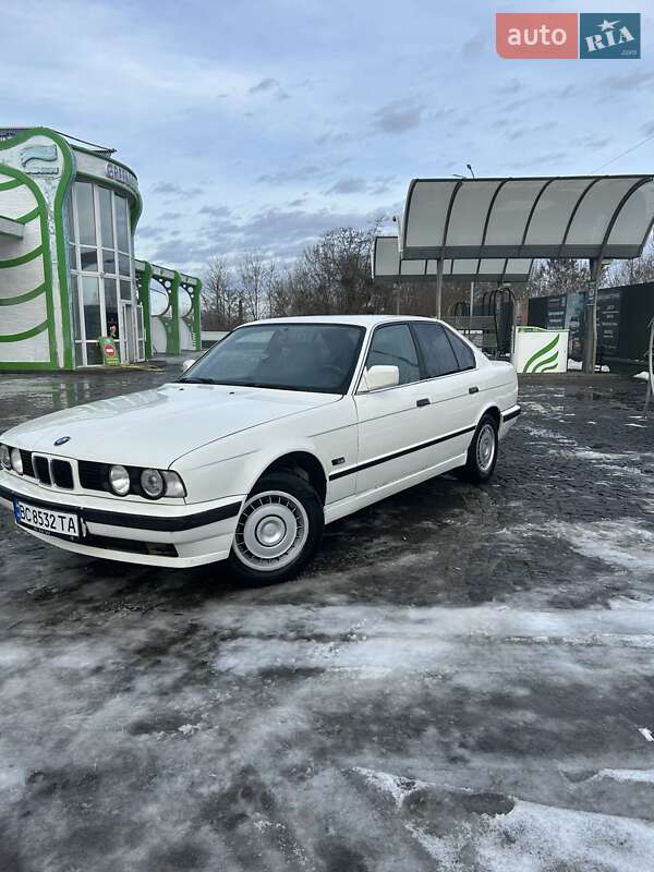 Седан BMW 5 Series 1991 в Львові