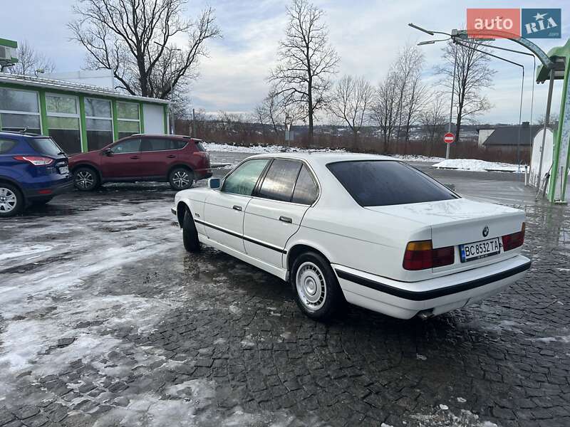 Седан BMW 5 Series 1991 в Львові