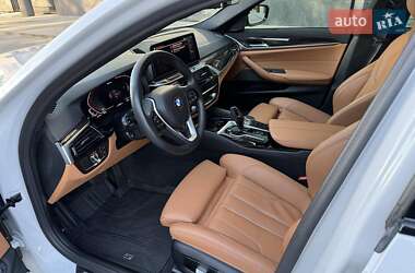 Седан BMW 5 Series 2020 в Ужгороді