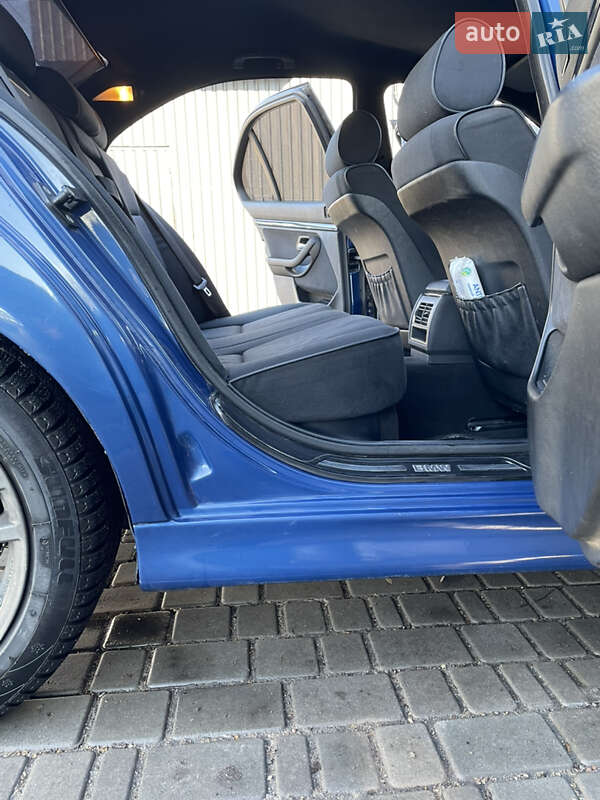 Седан BMW 5 Series 2000 в Первомайске