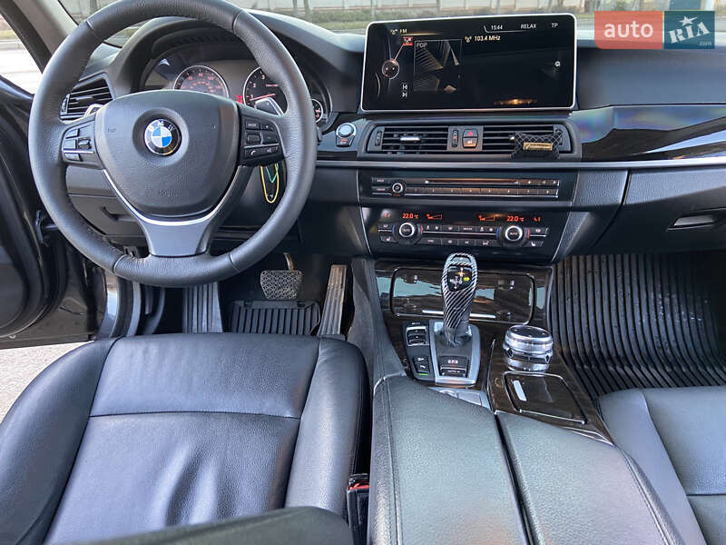 Седан BMW 5 Series 2015 в Кропивницькому